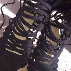 Black high heels 👠 🌑